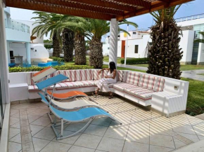 Casa entera con piscina y salida a la playa
